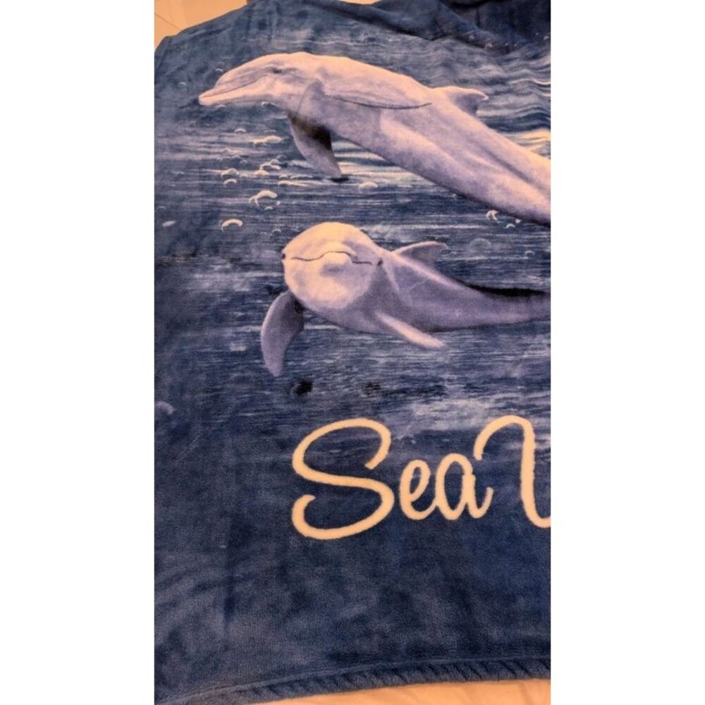 SeaWorld Park Fleece Throw Blanket  - Two Dolphins